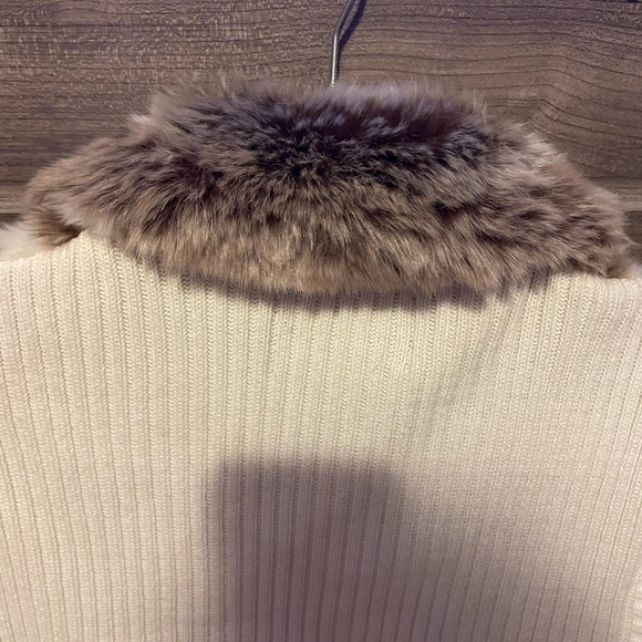 Outdoor Edition by Pankhurst Faux Fur Sweater Vest size medium - Picture 6 of 9